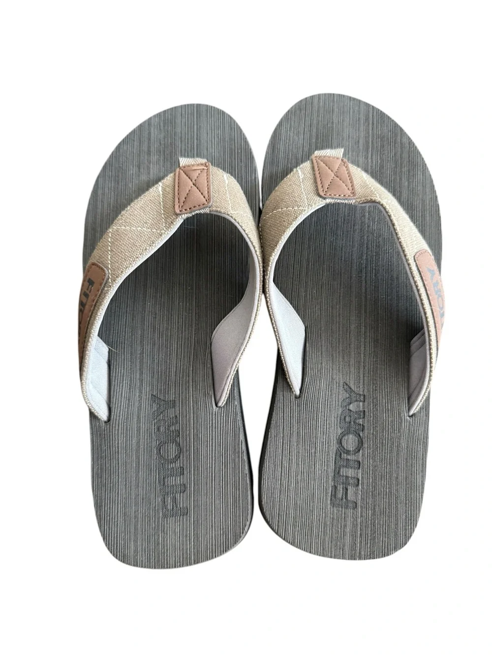 Fitory Men's Gray Tan Flip Flop Sandals NWOT Size Men 8 / Women 10 Arch Cushion
